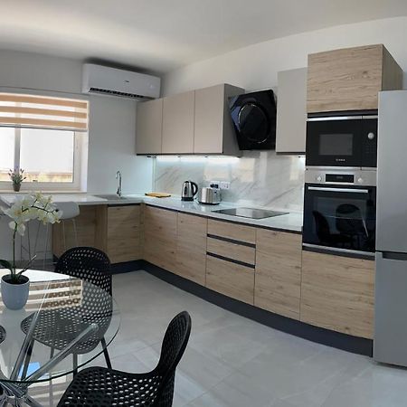 Seaside Apartment In Gzira Екстериор снимка