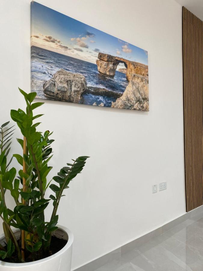 Seaside Apartment In Gzira Екстериор снимка